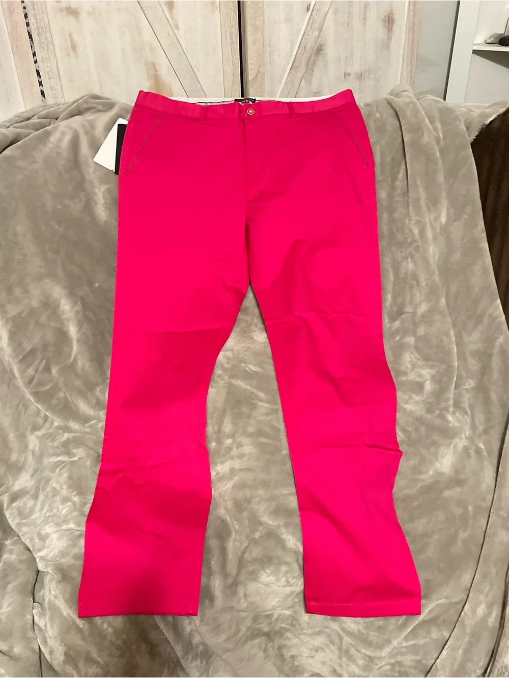 Men’s Chino Pants in Bright Pink - Classic Fit